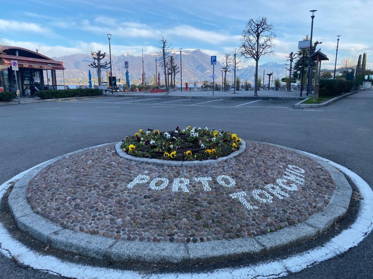 Flowers & Garden Apartment Con Vista Lago マネルバ・デル・ガルダ エクステリア 写真