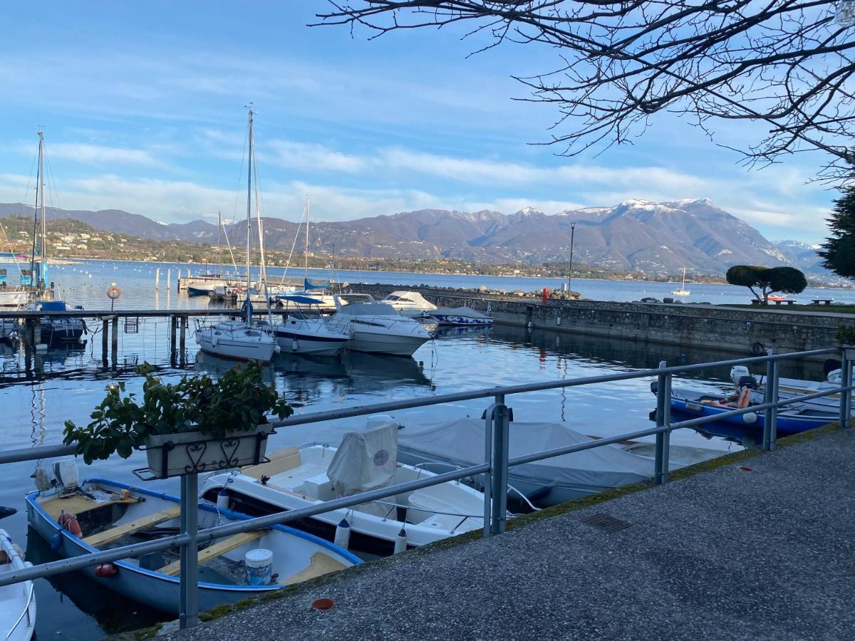 Flowers & Garden Apartment Con Vista Lago マネルバ・デル・ガルダ エクステリア 写真