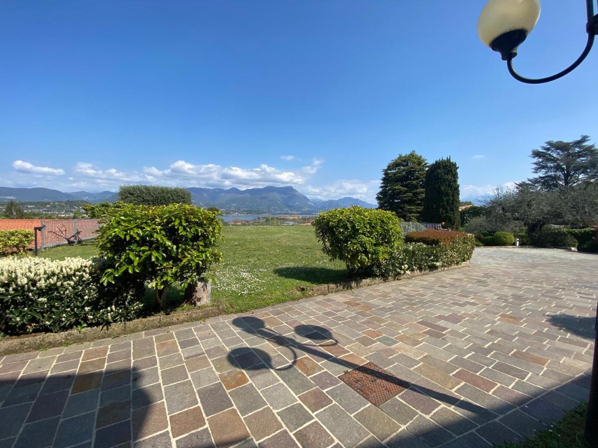 Flowers & Garden Apartment Con Vista Lago マネルバ・デル・ガルダ エクステリア 写真