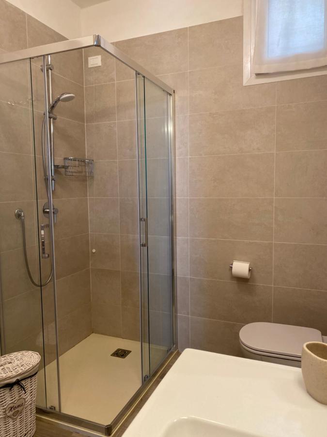 Flowers & Garden Apartment Con Vista Lago マネルバ・デル・ガルダ エクステリア 写真